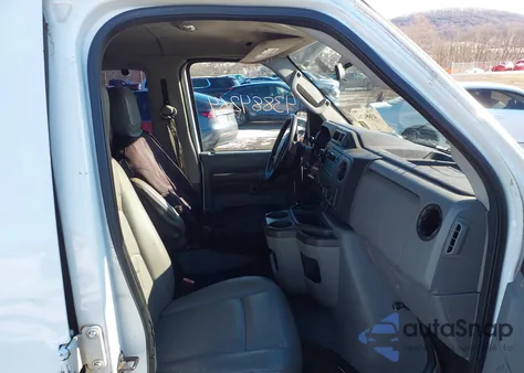 2009 Ford E-350 Super Duty Xl/Xlt из США, поврежденный, VIN 1FBNE31L79DA68131